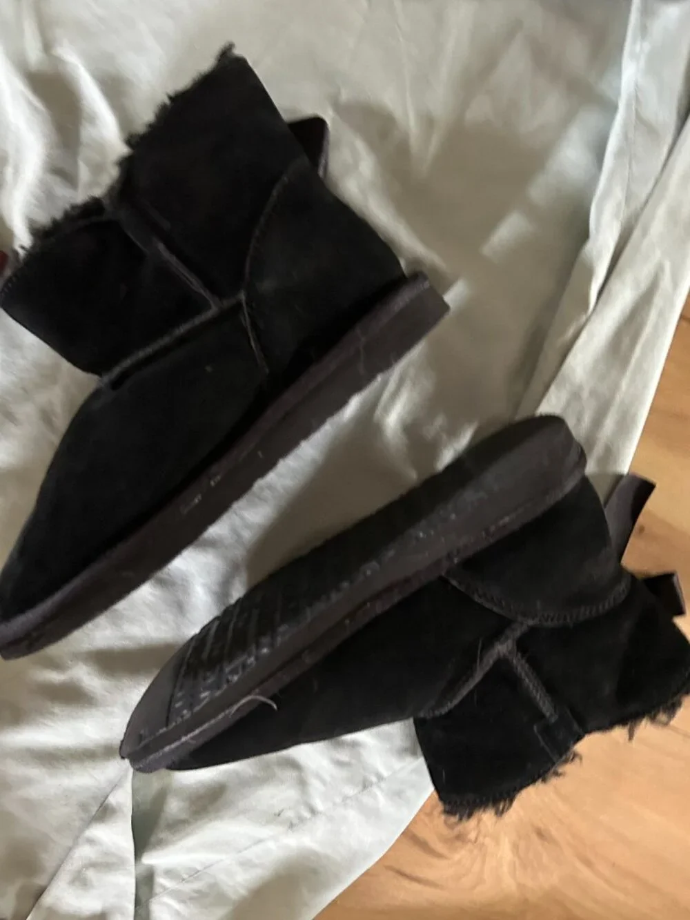 size 5 ankle sweater boots shoes womens black slippers faux fur eight bear pawz